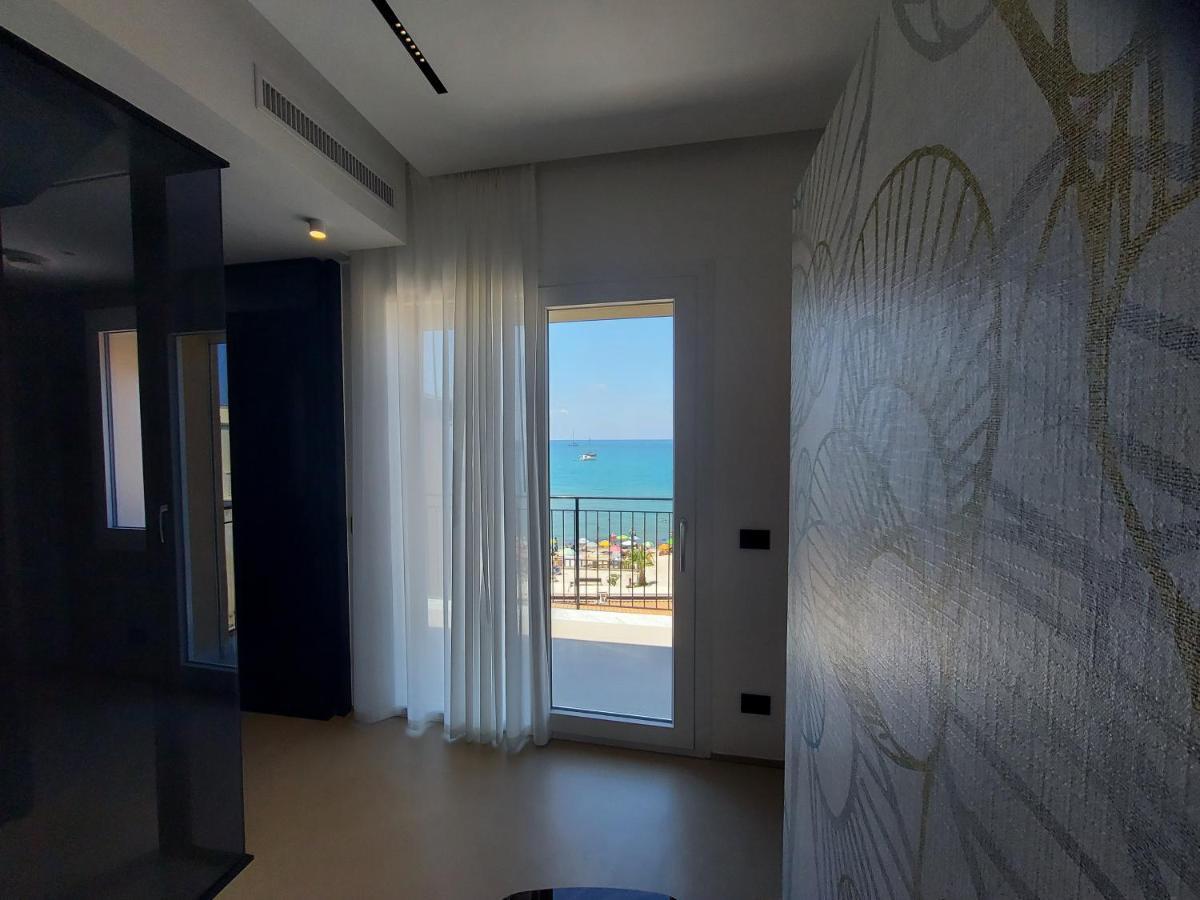 تْشيفالو B&B Le Suites Di Costanza المظهر الخارجي الصورة