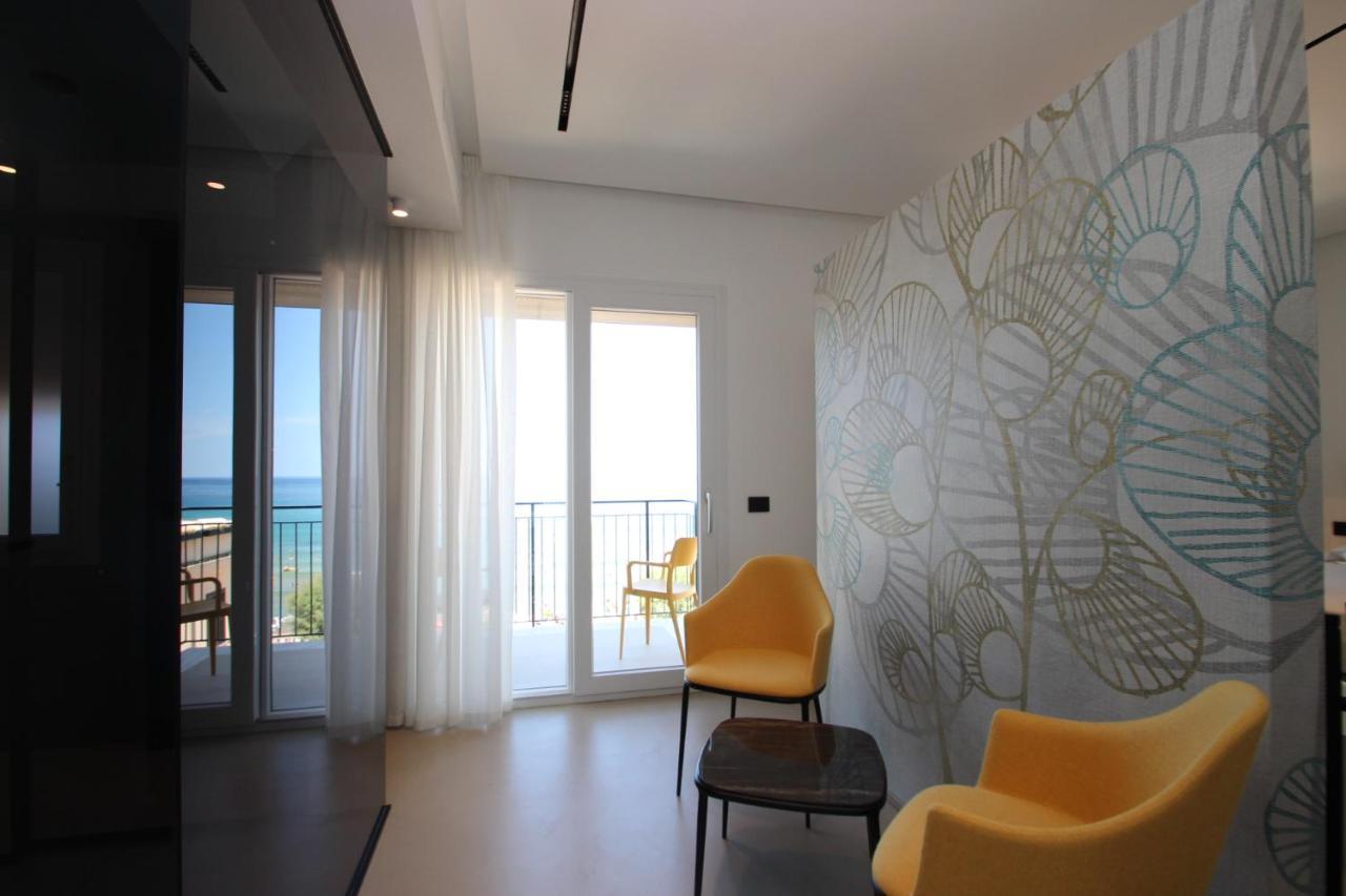 تْشيفالو B&B Le Suites Di Costanza المظهر الخارجي الصورة
